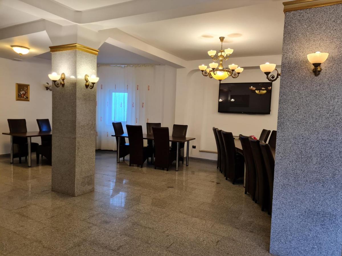 Pensiunea Kyfana Zărneşti Exterior foto